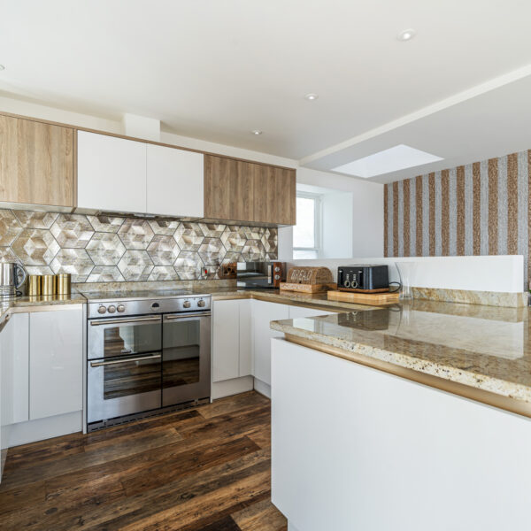Salubrious House