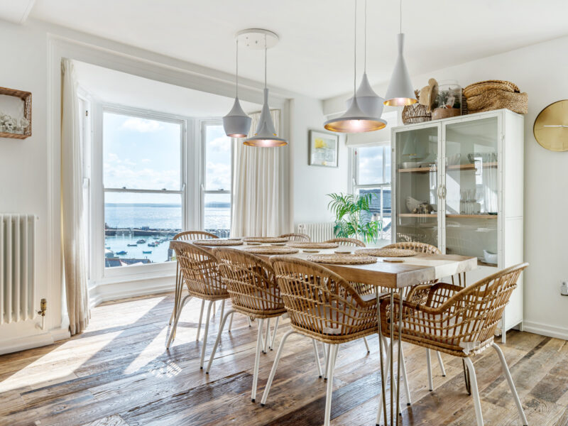 Salubrious House