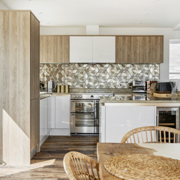 Salubrious House