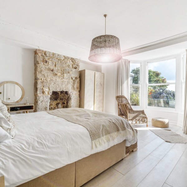 Salubrious House