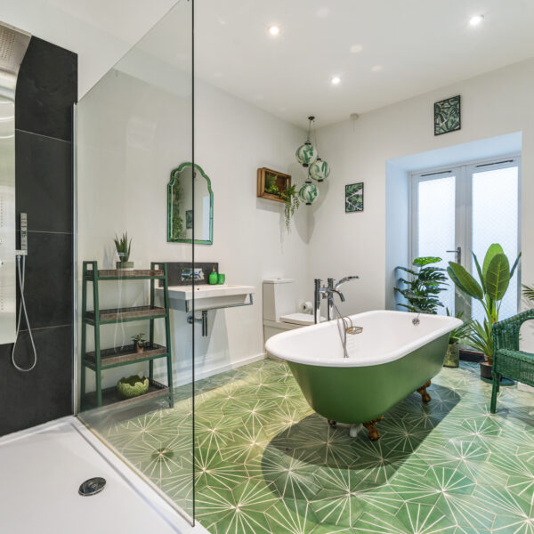 Salubrious House