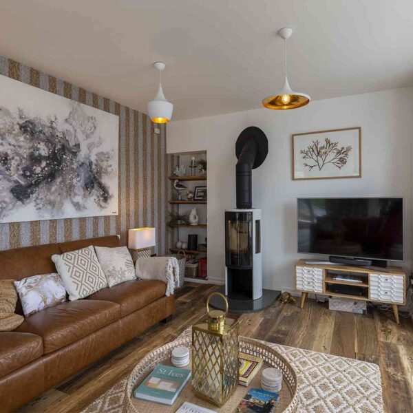 Salubrious House
