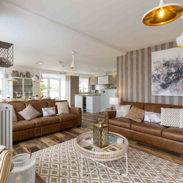 Salubrious House