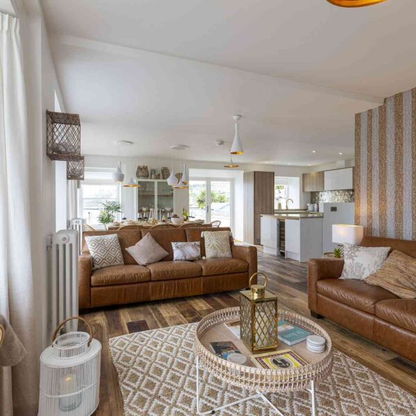 Salubrious House