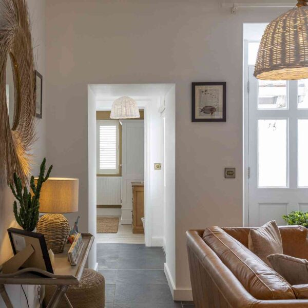 Salubrious House
