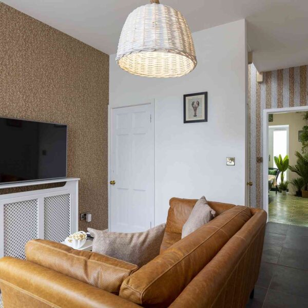 Salubrious House