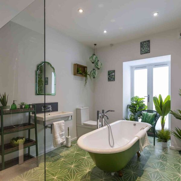 Salubrious House