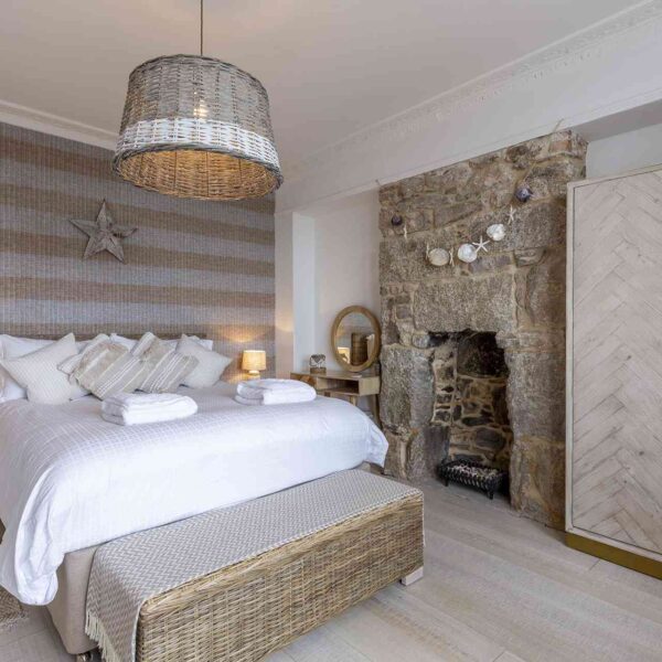 Salubrious House