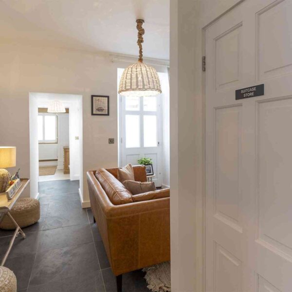 Salubrious House