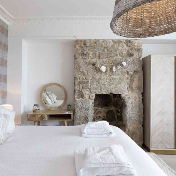 Salubrious House
