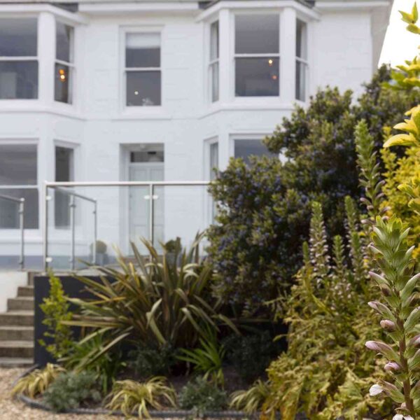 Salubrious House