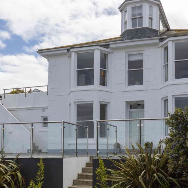 Salubrious House