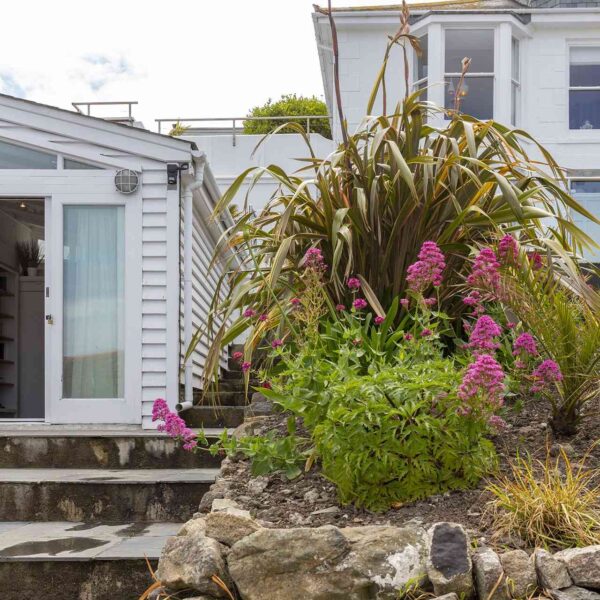 Salubrious House