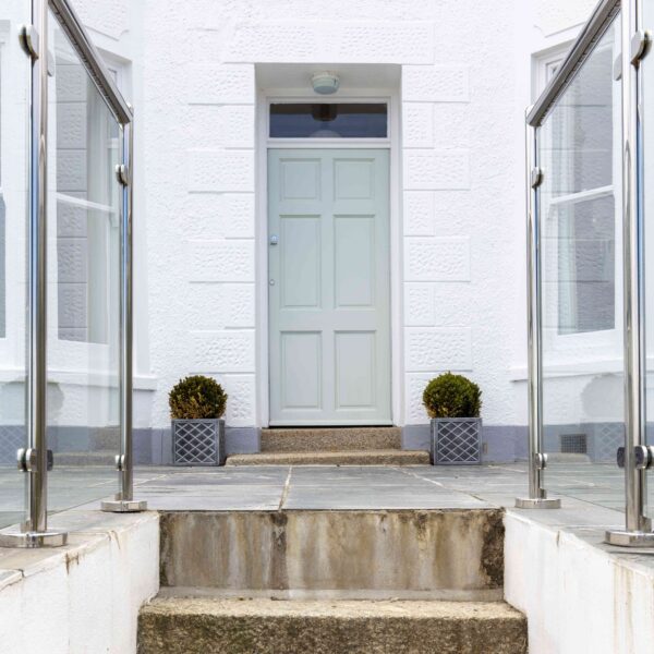 Salubrious House