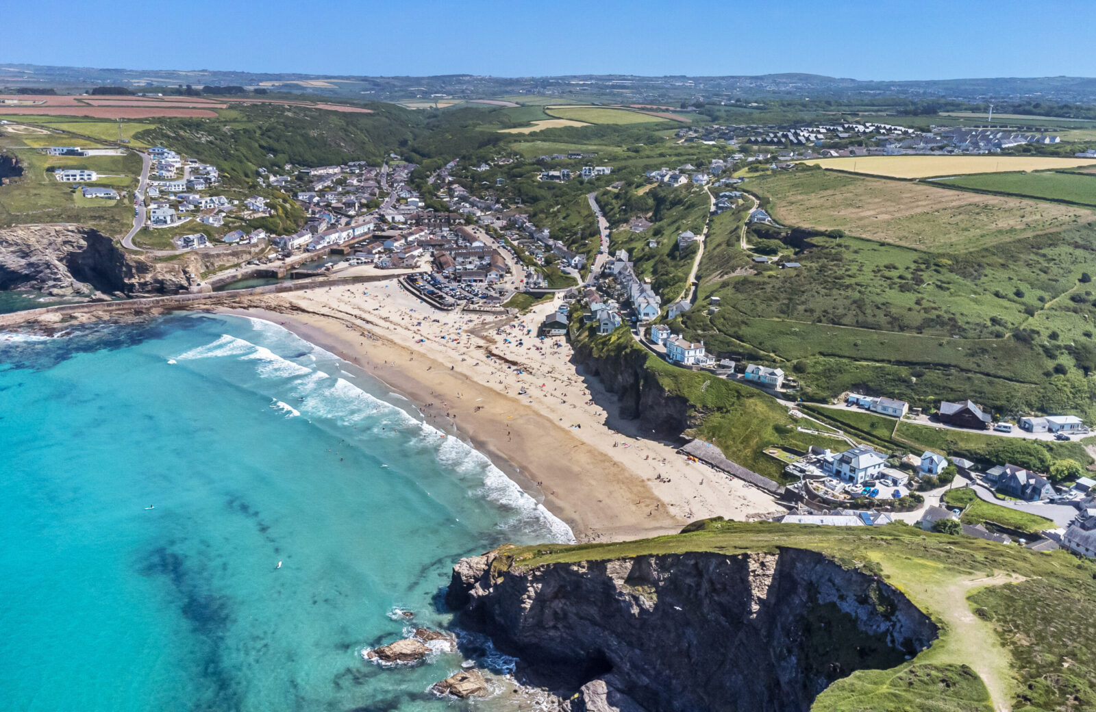 Cornwall Holidays VS Devon: why we think Cornwall is better