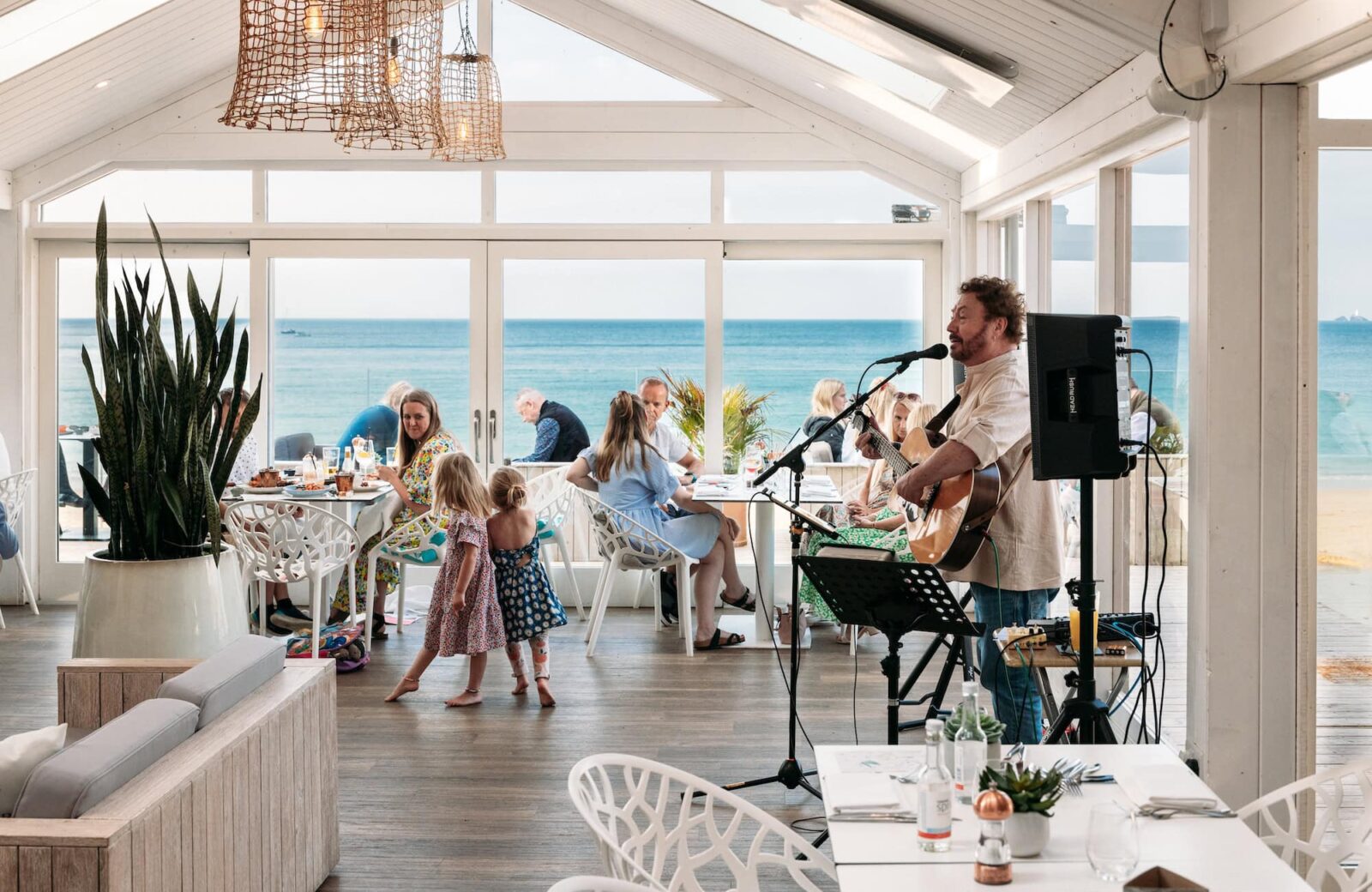 Best Restaurants and Cafés in Carbis Bay