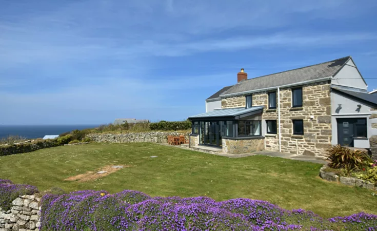 stylish_and_chic_holiday_cottage_with_exceptional_sea_views_and_parking_perfect_for_walking_holidays_in_poldark_country64